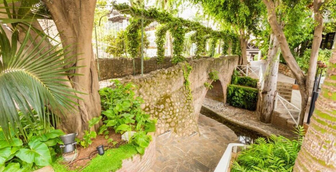 Частный Сьют с тремя спальнями в отеле Puente Romano