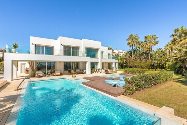 Вилла на берегу моря в аренду в Golden Mile Marbella