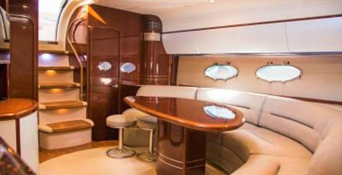 Яхта Princess V58 в аренду в Пуэрто Банус, Марбелья.